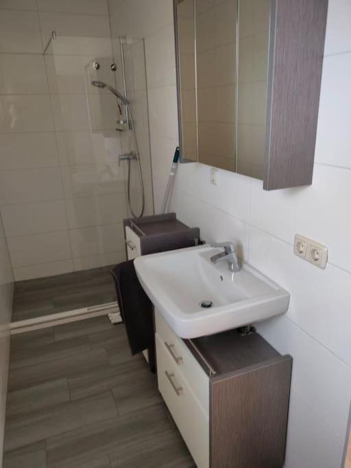 Ferienwohnung Laendlich Und In Seenaehe Schörfling Exterior foto