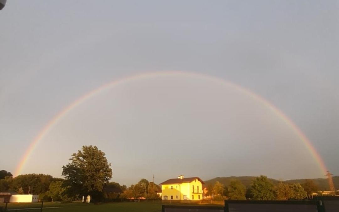 Ferienwohnung Laendlich Und In Seenaehe Schörfling Exterior foto